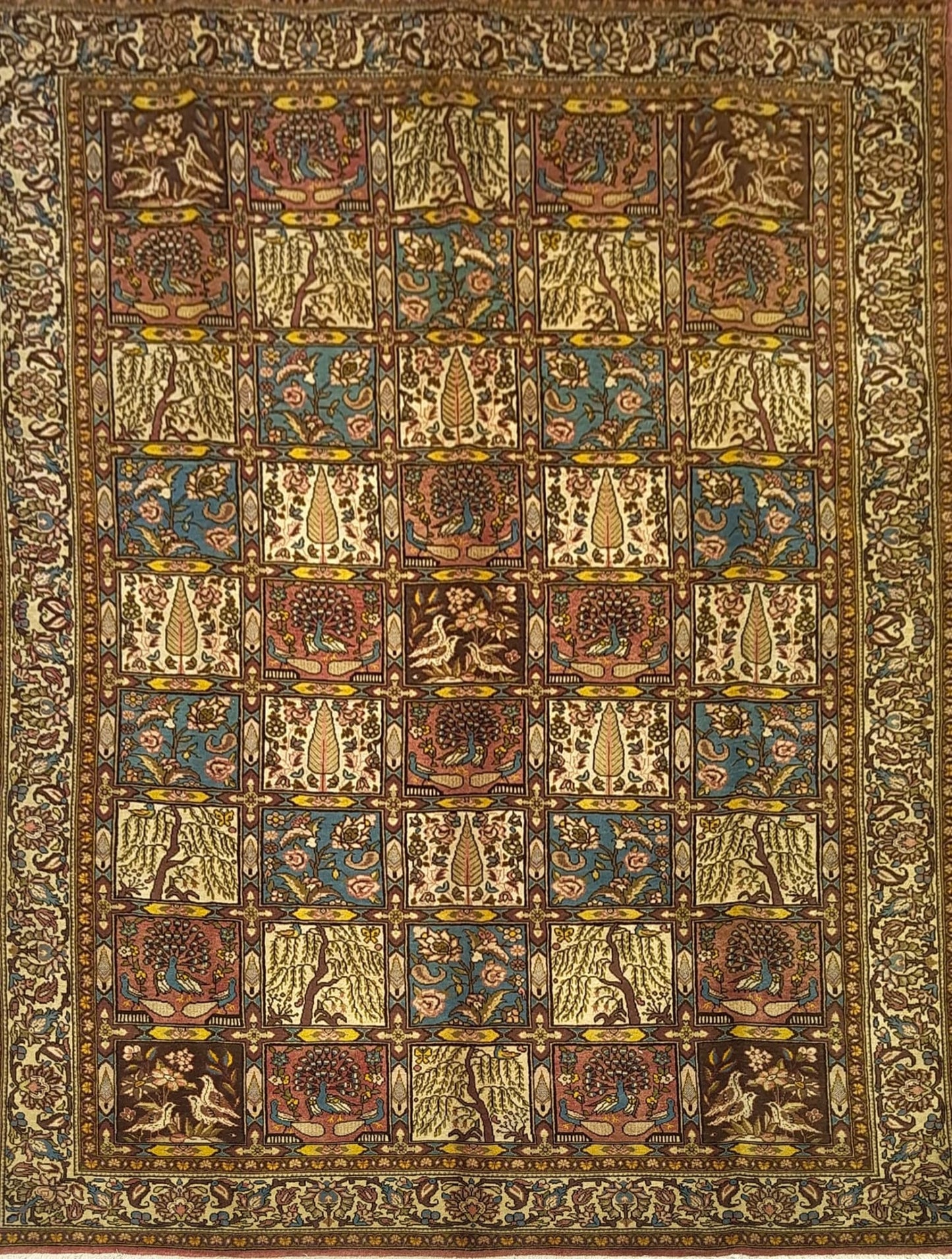 Beautiful Semi-Antique Semi-Antique Rug from Persian