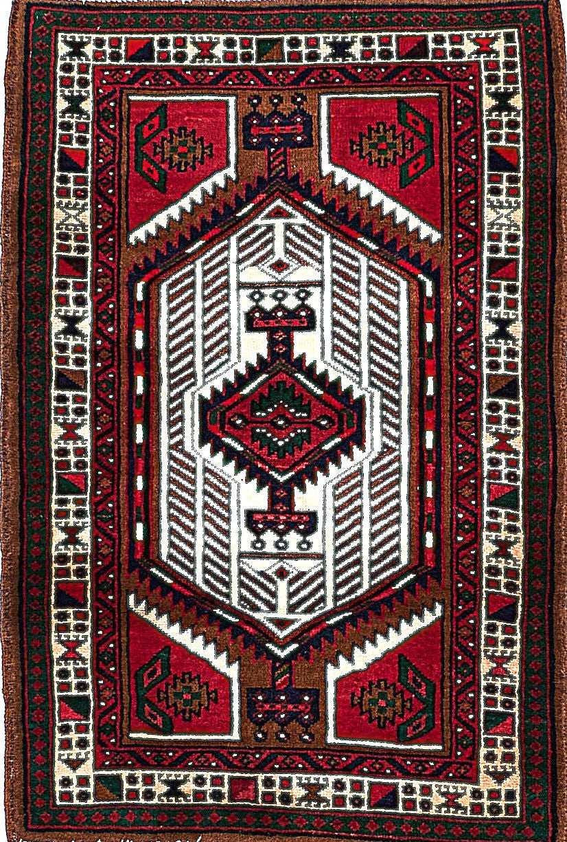 Handwoven Nain Rug with Medallion Pattern