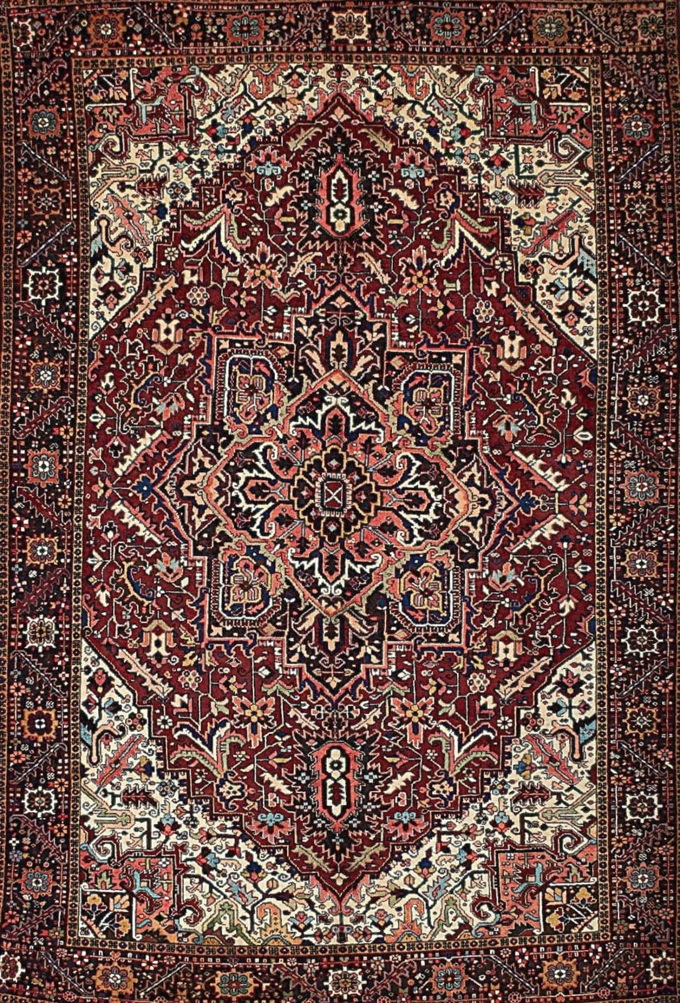Vintage Heriz Rug – Semi-Antique Aesthetic