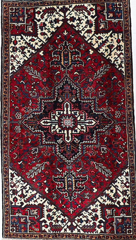 Vintage Heriz Rug – Semi-Antique Aesthetic