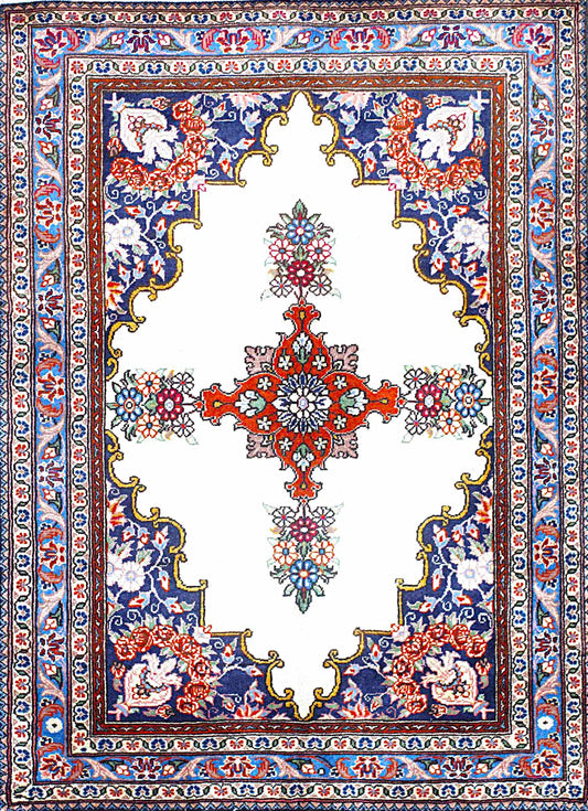 Antique Bakhtiari Rug in Medallion Style