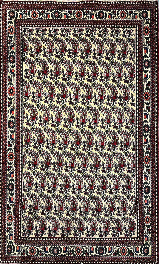 Vintage Bakhtiari Rug – Semi-Antique Aesthetic