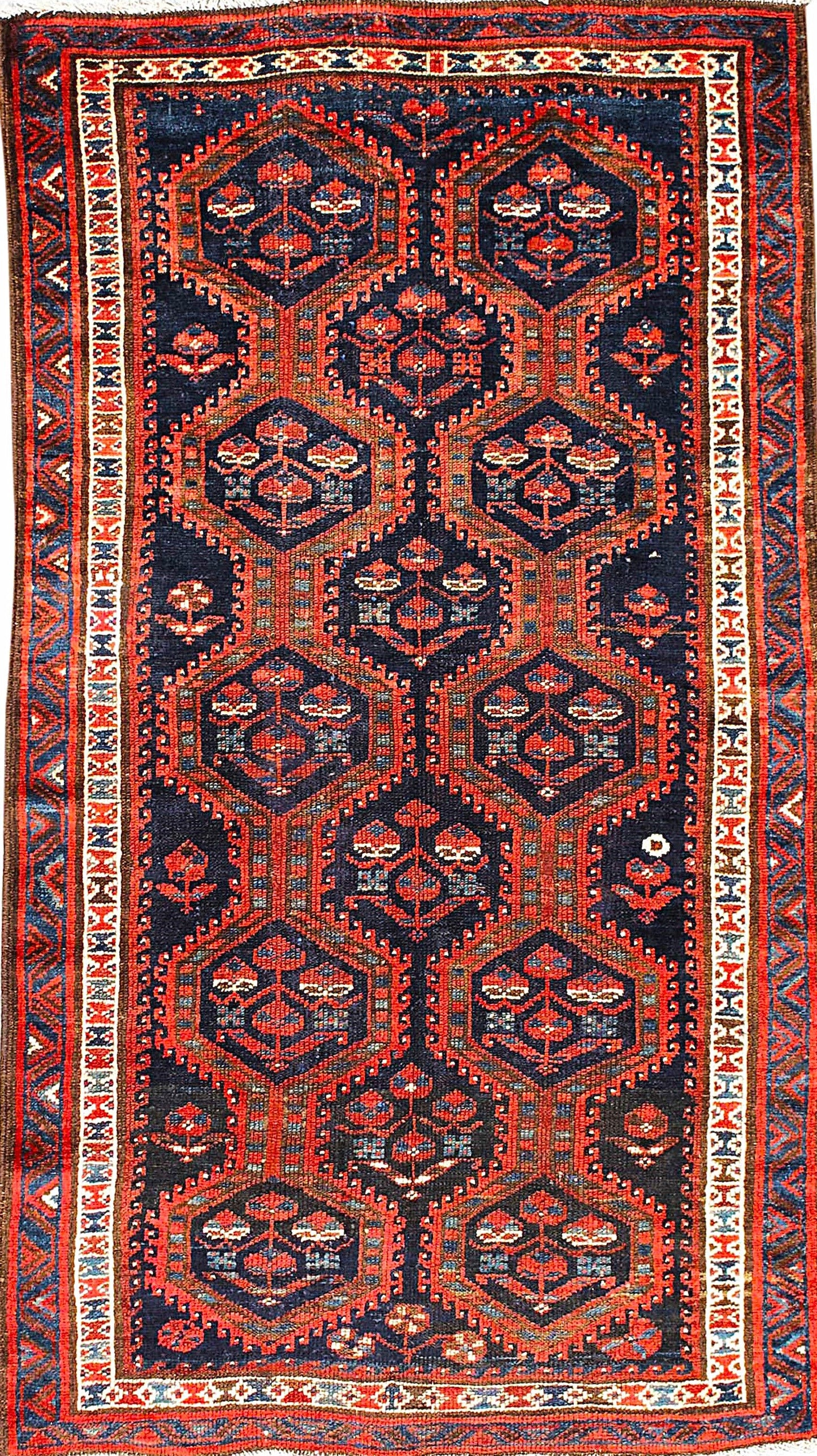Elegant All-Over Rug – Handmade in Kurdi
