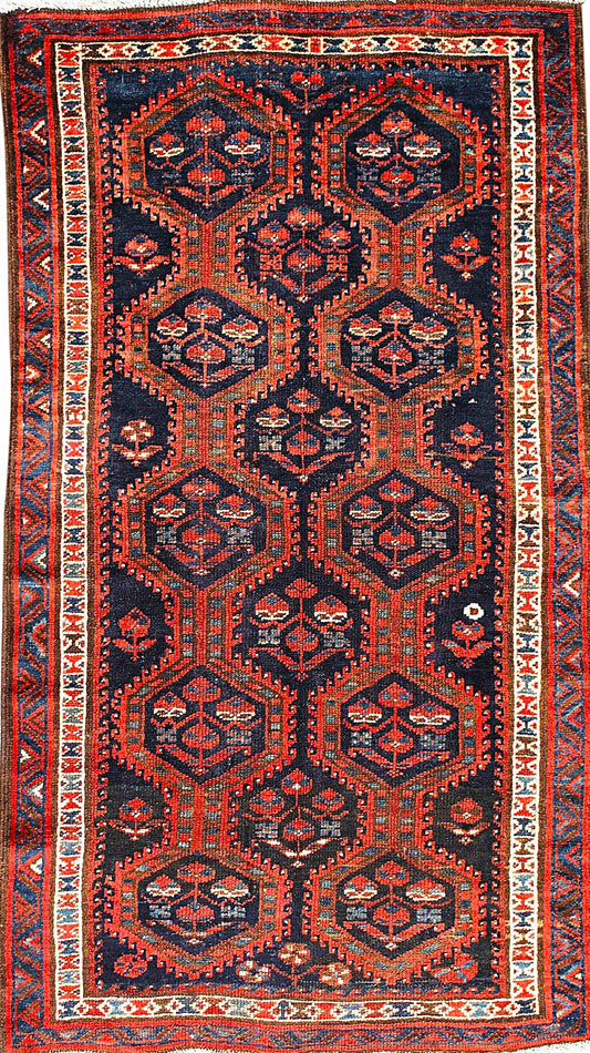 Elegant All-Over Rug – Handmade in Kurdi