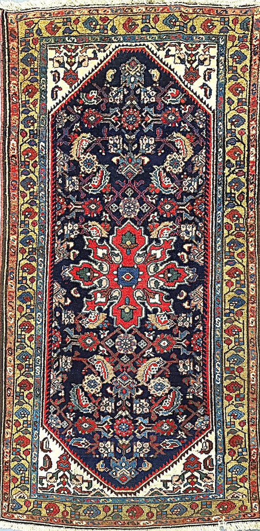 Persian Lilihan Rug – Medallion Design