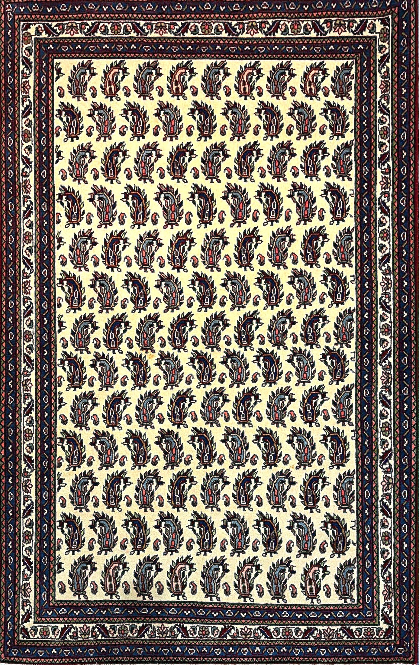 Vintage Qum Rug – Traditional Aesthetic