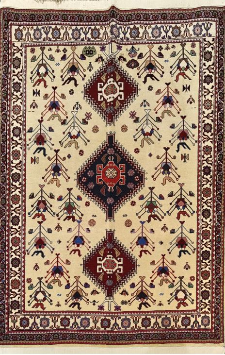 Elegant Medallion Rug – Handmade in Kashkouli