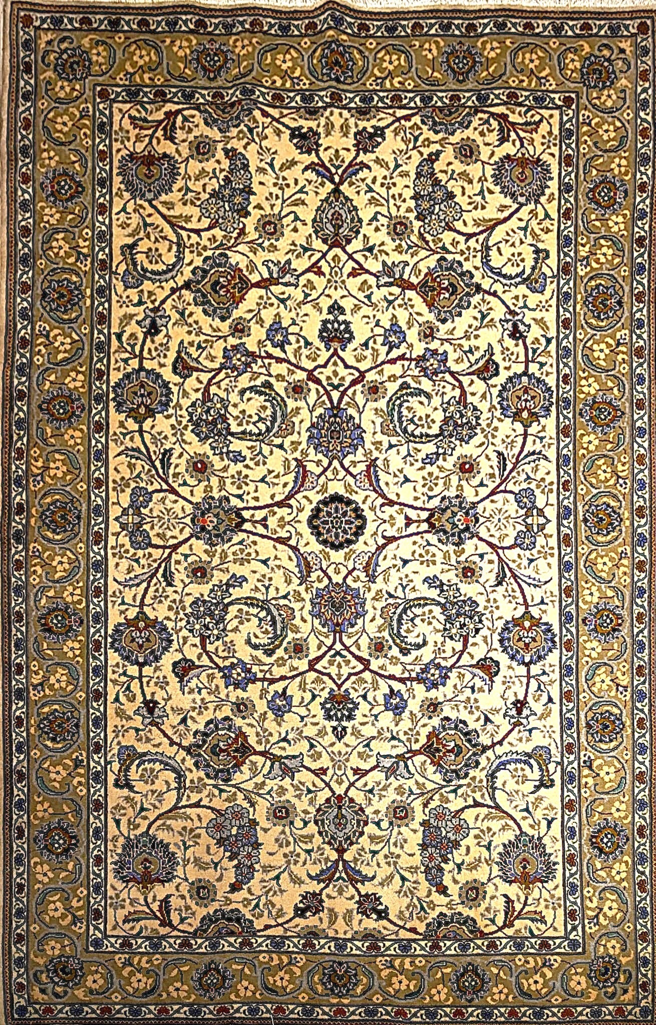 Charming Semi-Antique Rug – Persian Craftsmanship