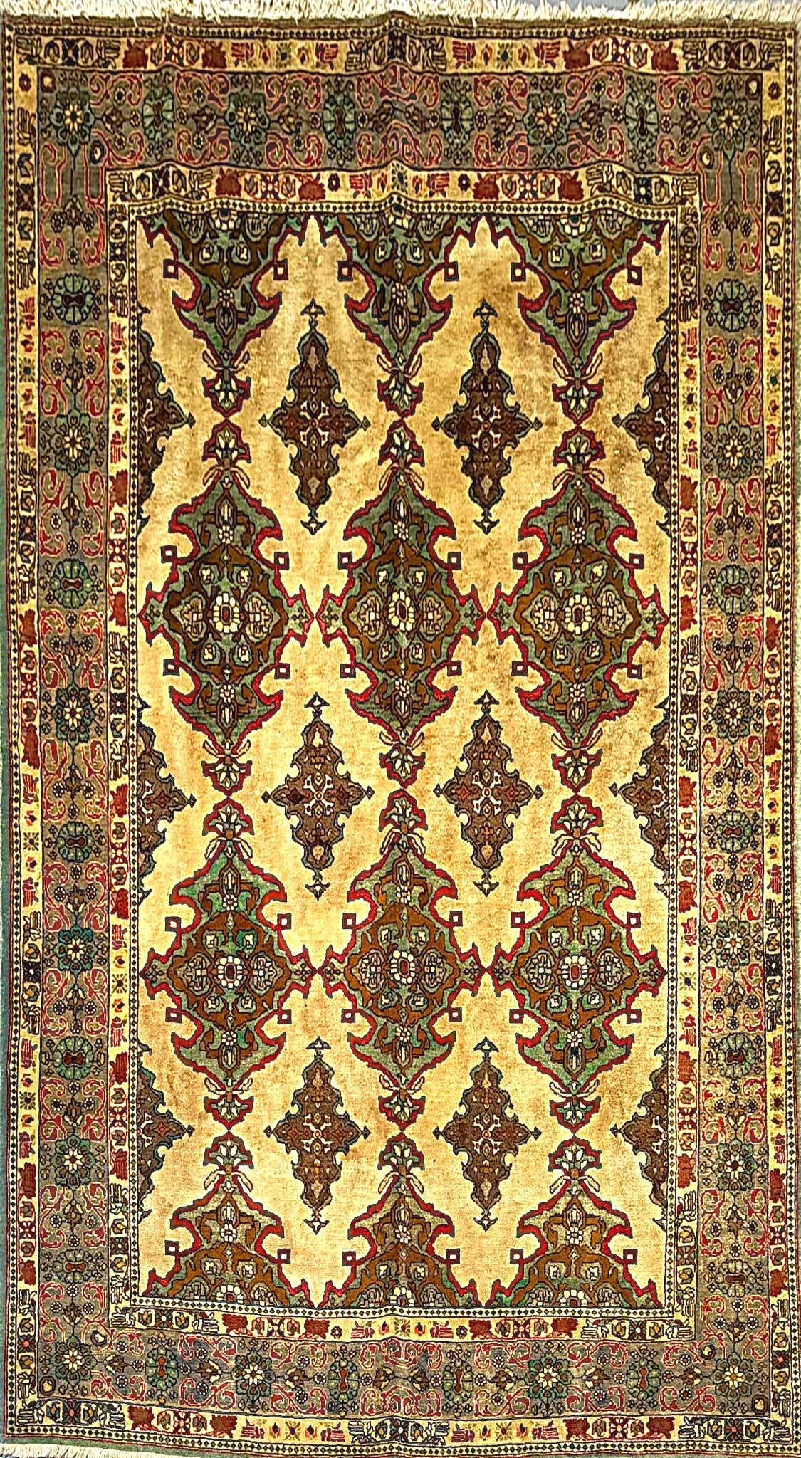Charming Semi-Antique Rug – Persian Craftsmanship