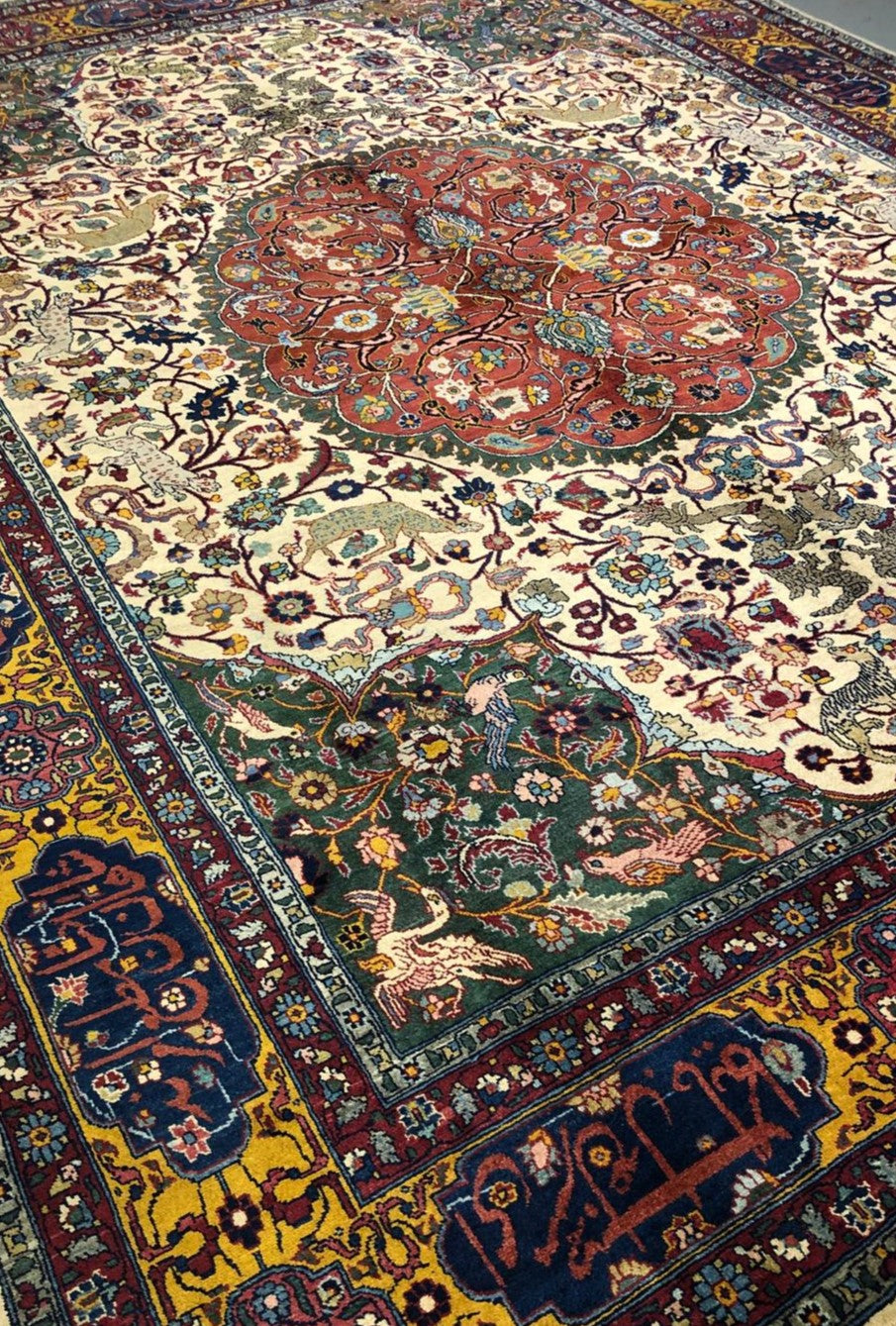 Antique Sarough Rug in Medallion Style