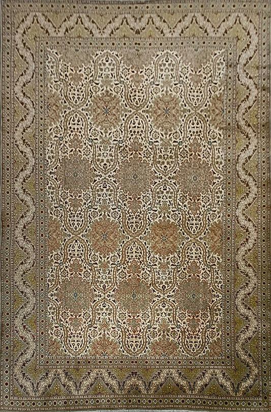 Handwoven Kashan Rug with All-Over Pattern