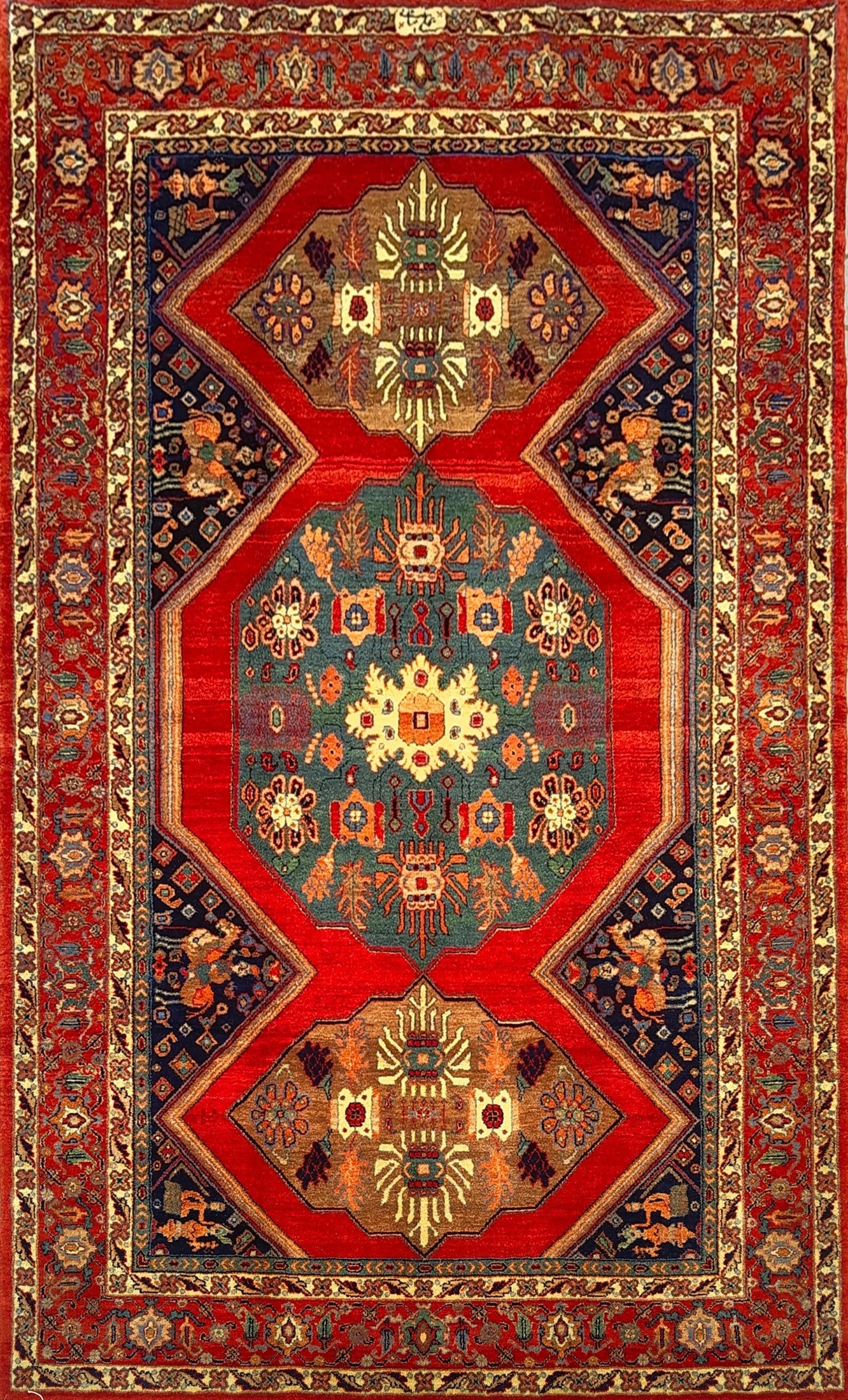 Vintage Senneh Rug – Traditional Aesthetic