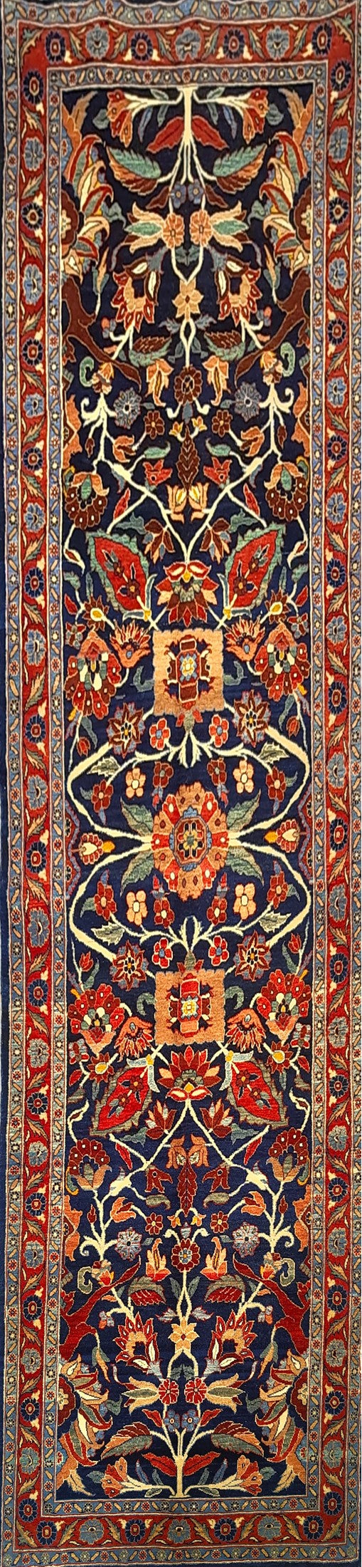 Charming Traditional Rug – Persian Craftsmanship