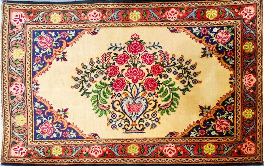 Classic Medallion Rug from Bidjar