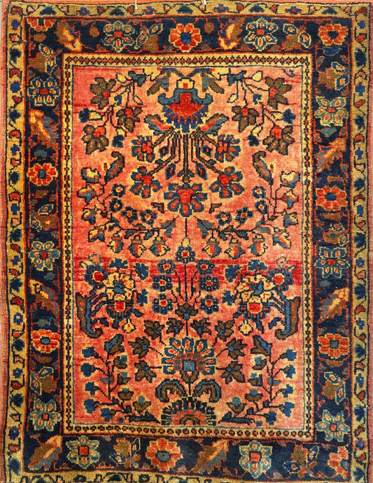 Vintage Sarough Rug – Antique Aesthetic