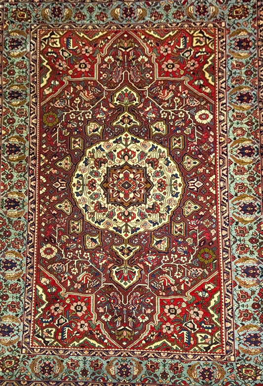 Beautiful Semi-Antique Semi-Antique Rug from Persian