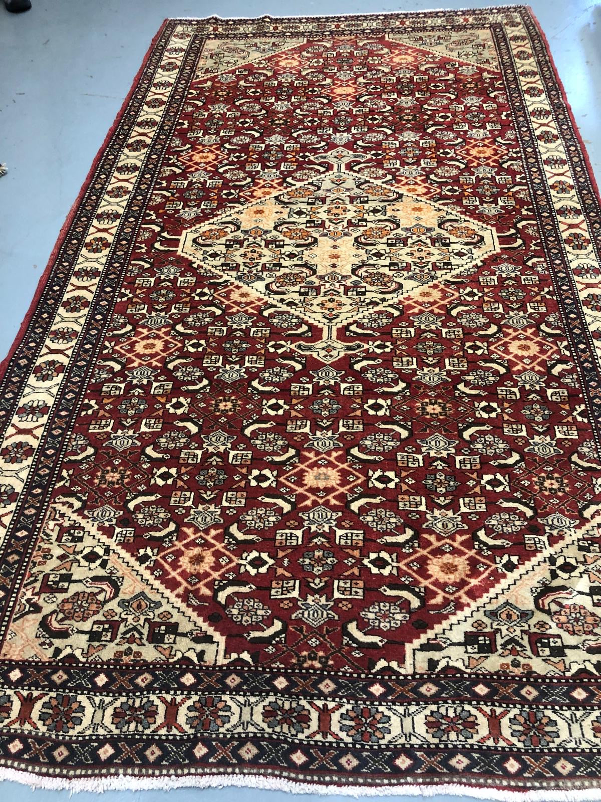 Persian Rug – Semi-Antique Design – 9'11" x 5'6"