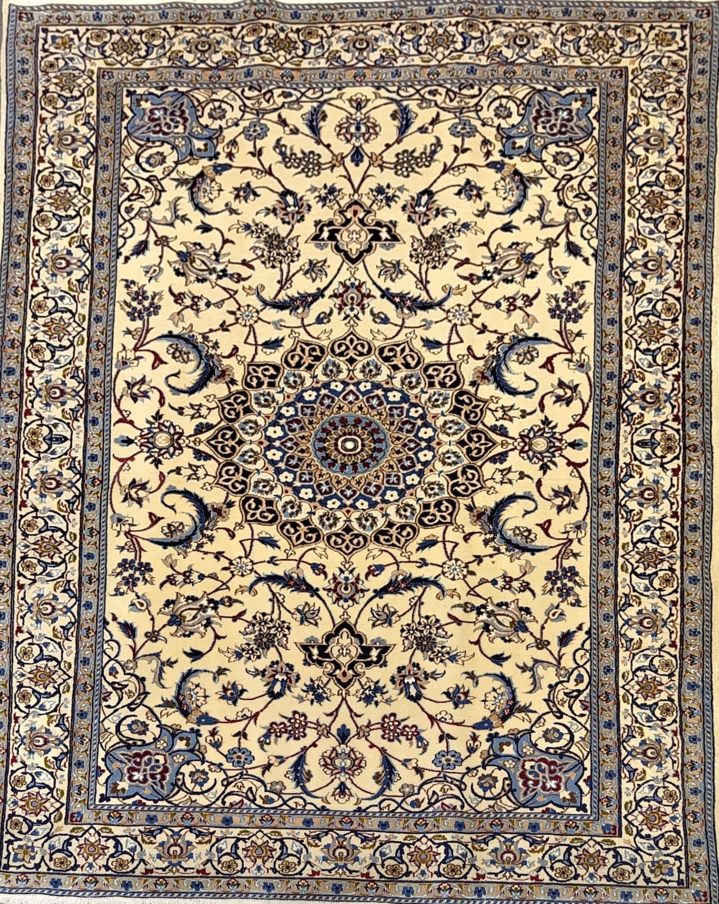 Elegant Medallion Rug – Handmade in Mashad
