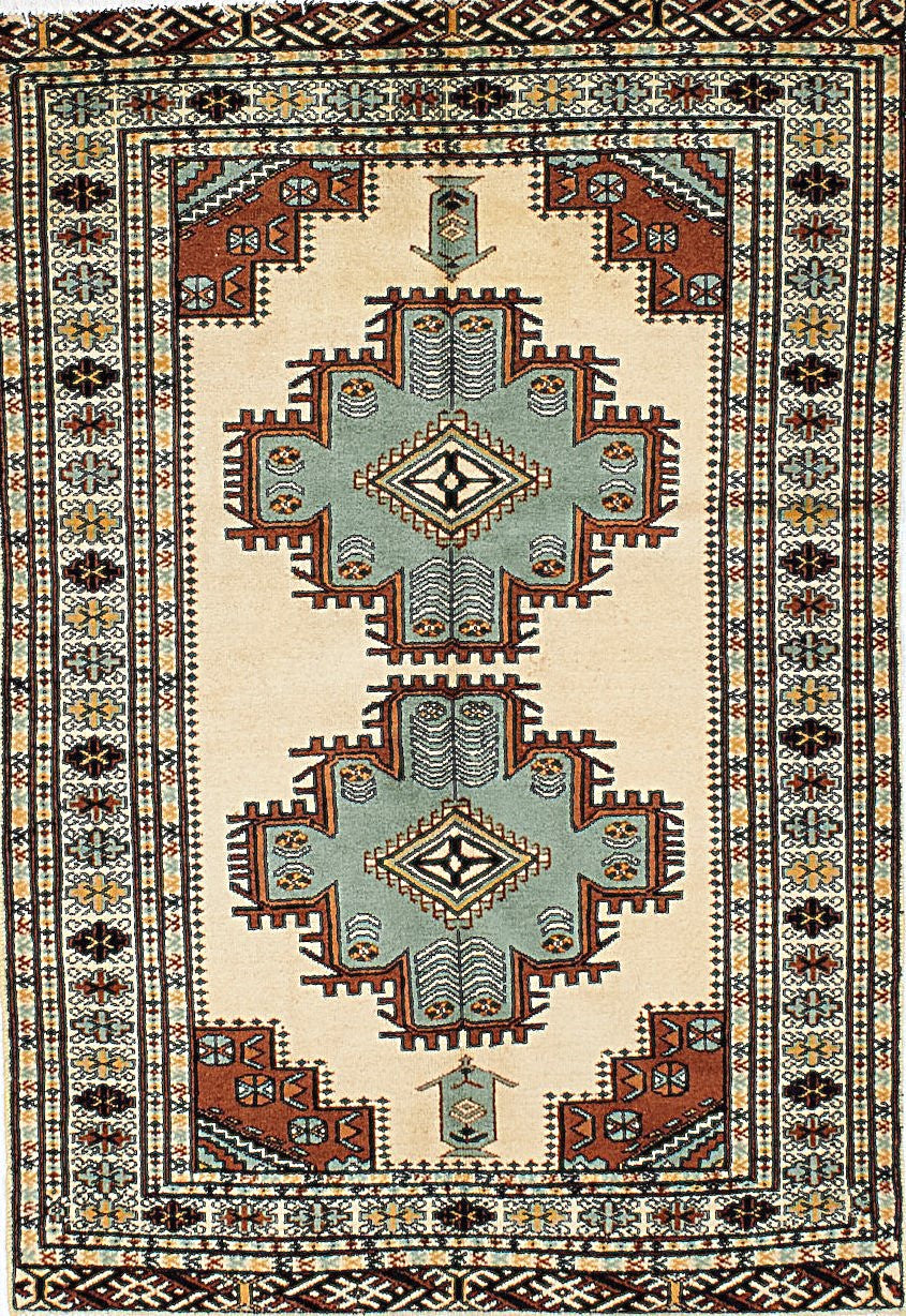 Charming Traditional Rug – Persian Craftsmanship