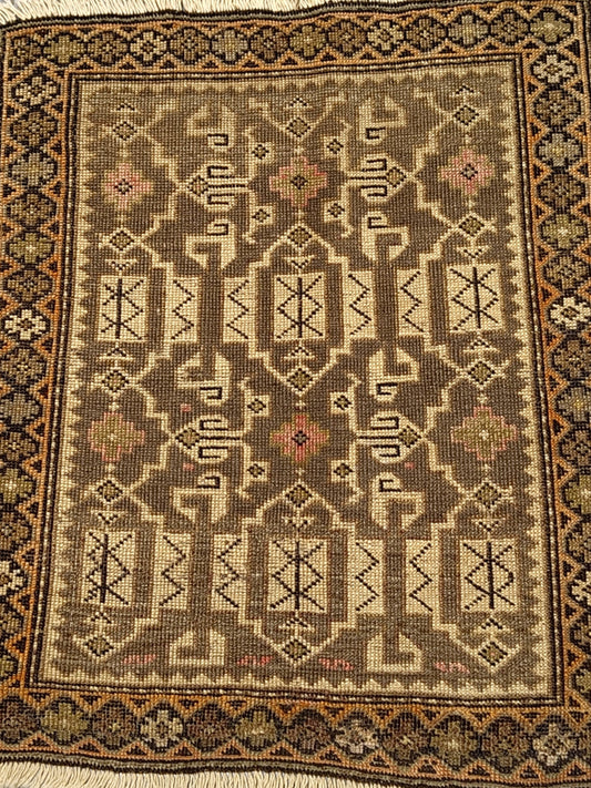 Persian Rug – nan Design – 2'4" x 2'0"