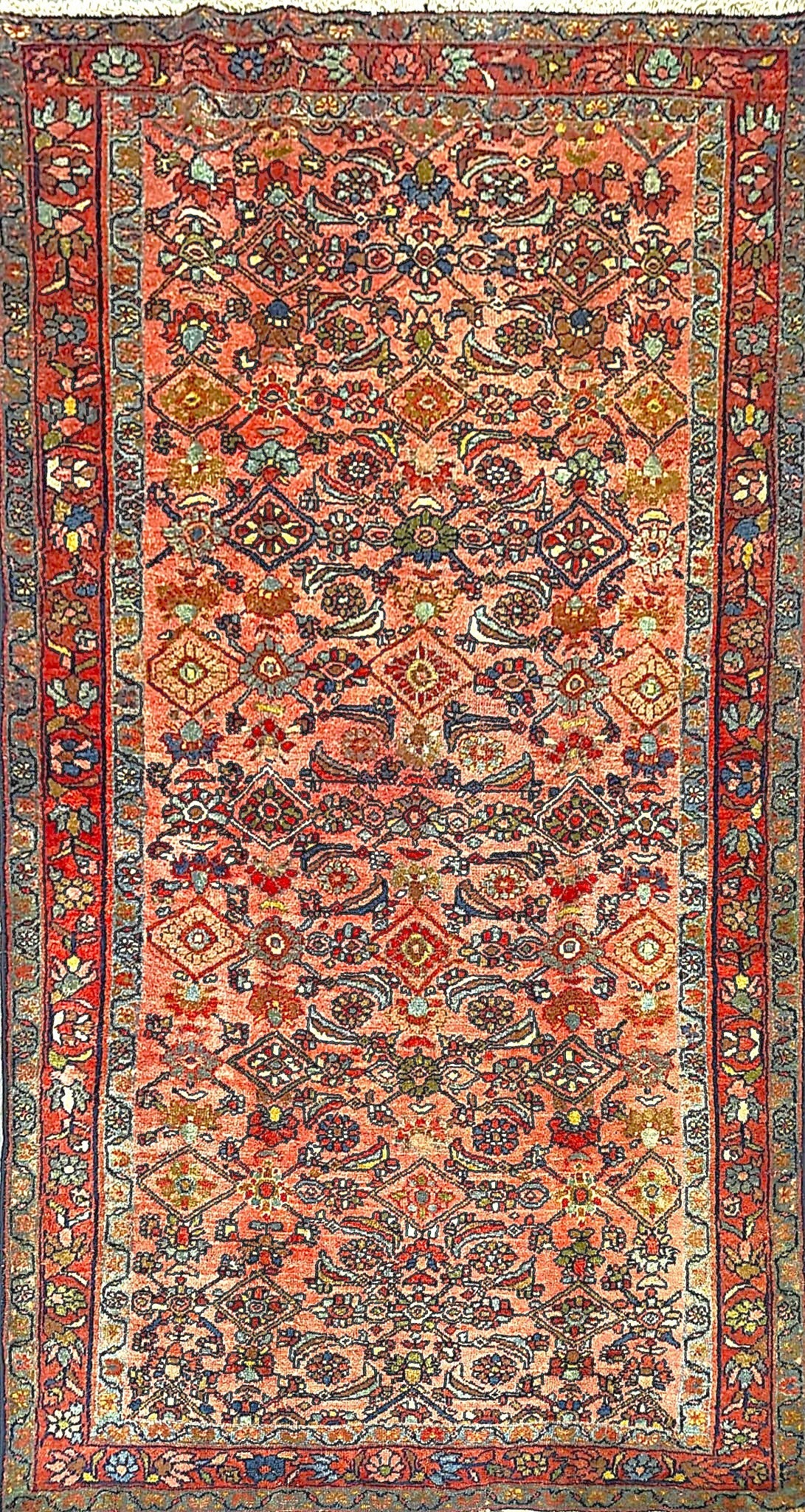 Charming Antique Rug – Persian Craftsmanship