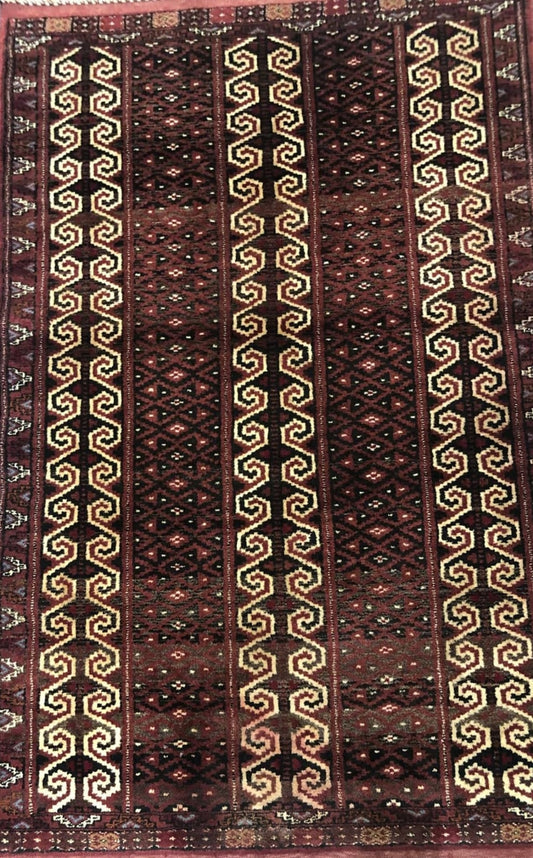 Vintage Balouchi Rug – Traditional Aesthetic