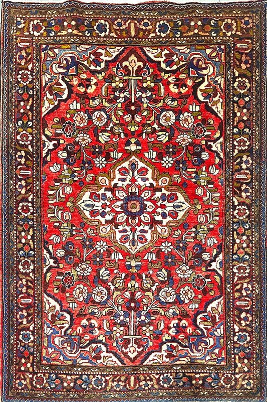 Elegant Medallion Rug – Handmade in Sanandaj