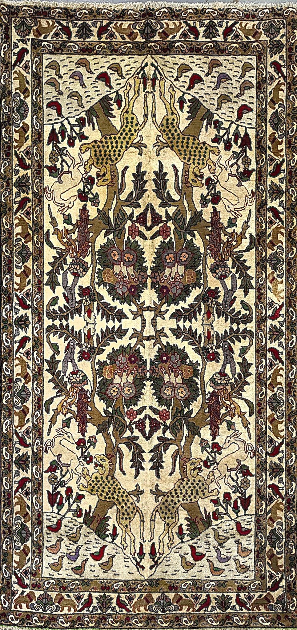 Beautiful Semi-Antique Semi-Antique Rug from Persian