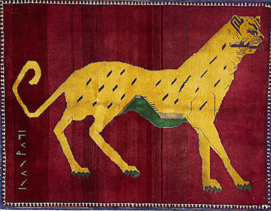 Charming Traditional Rug – Persian Craftsmanship