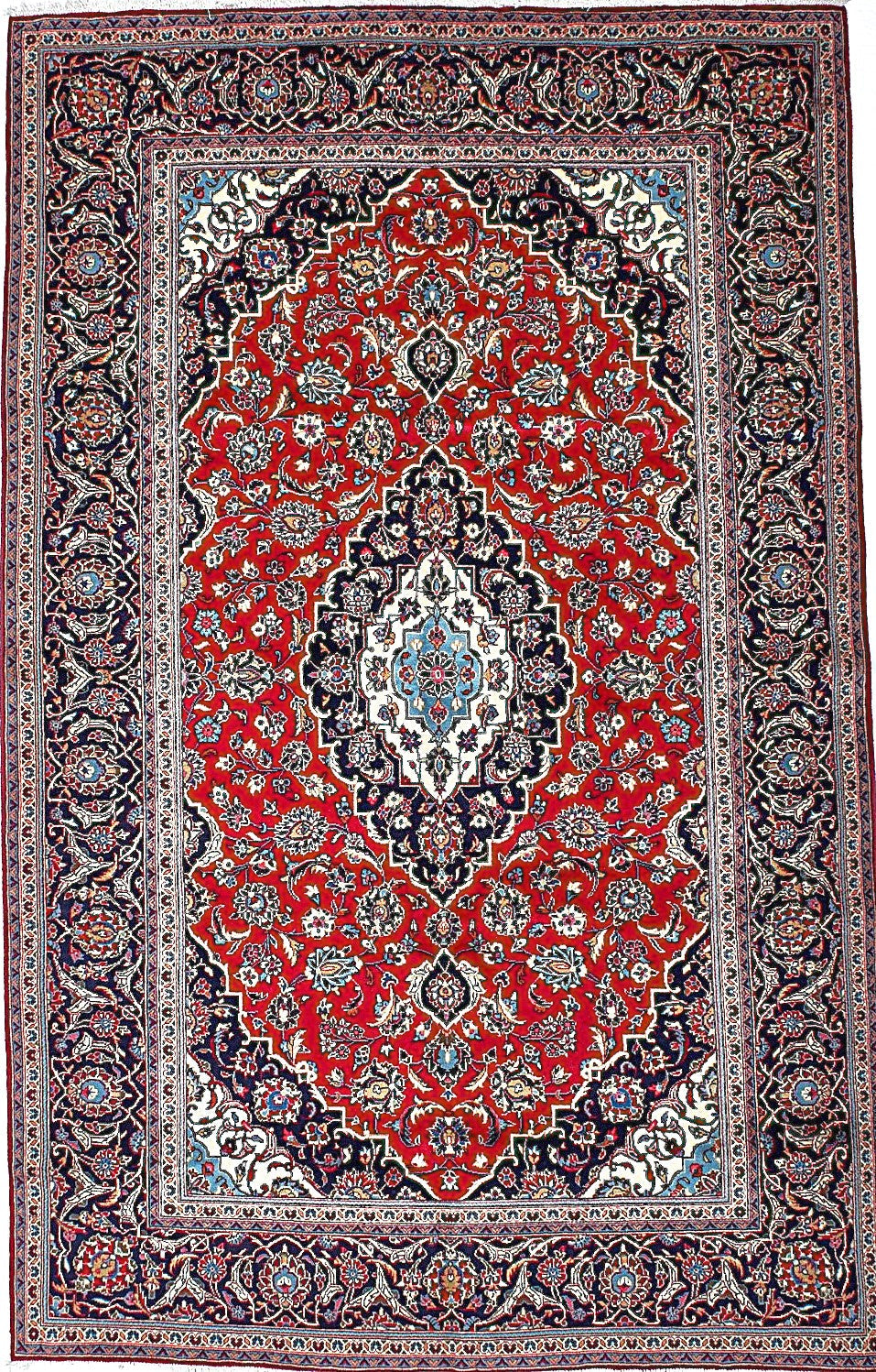 Elegant Medallion Rug – Handmade in Kashan