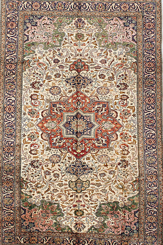 Elegant Medallion Rug – Handmade in Ardebil