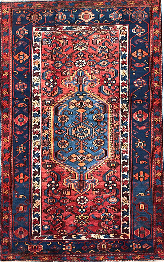 Antique Hamadan Rug in Medallion Style