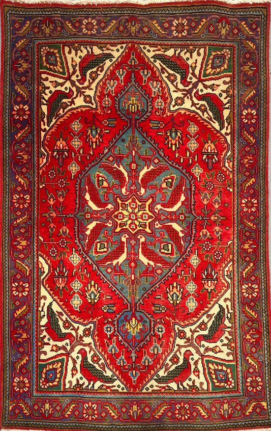 Elegant Medallion Rug – Handmade in Tabriz