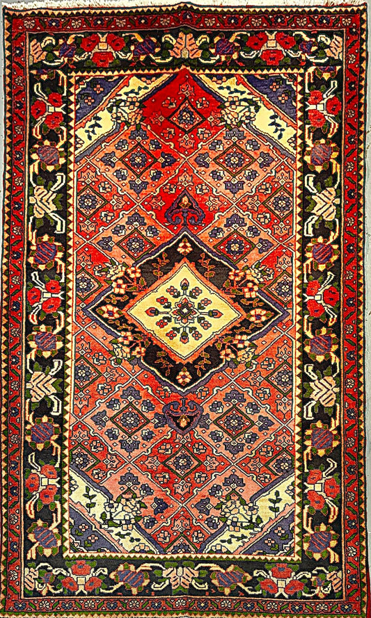 Vintage Hamadan Rug – Traditional Aesthetic